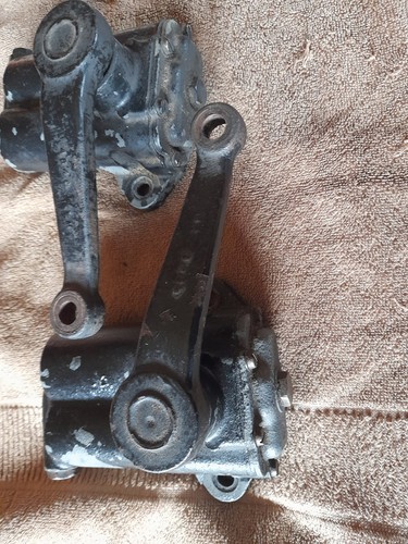 Pair armstrong hydraulic lever - pair,